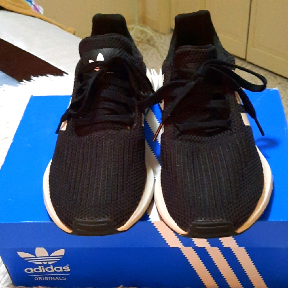 $FINAL REDUCTION$ Adidas Swift Run Sneakers
